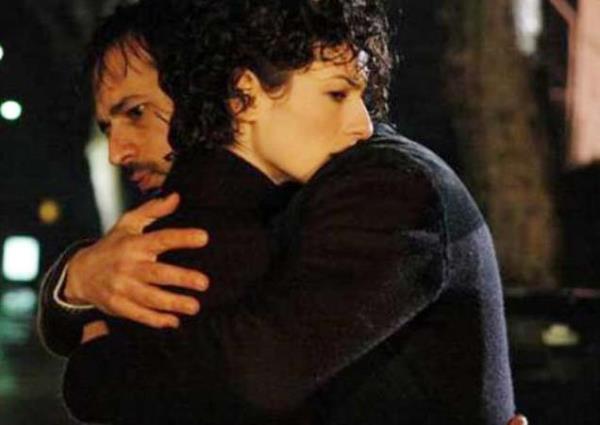 Hrsz- Polis dizisi Mavi(zlem Dvenciolu) ve nar (Timuin Esen) akyla unutulmazlar arasna girdi.