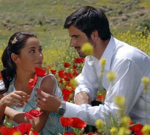 SILA VE BORAN AA Sla dizisinin Boran Aa's (Mehmet Akif Alakurt) ile Sla 's (Cansu Dere) kamera nnde birbirine yakan iftlerden biri.