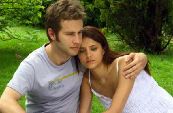 Dizi gsterildii Yunanistan'da da byk ilgi toplad.