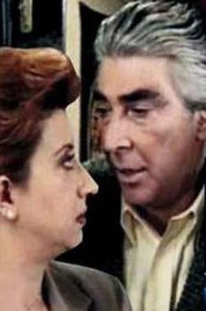EHNAZ VE MUHSN ehnaz Tango'da ehnaz (Perran Kutman) ve Muhsin (Erdal zyaclar) nasl unutulur ki..