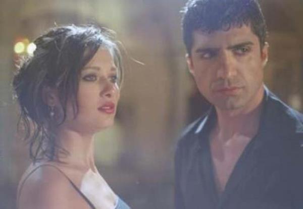 BAHAR VE SEYMEN AA Asmal Konak'n Bahar' (Nurgl Yeilay) ile Seymen Aa'nn(zcan Deniz) ak ylesine gerekiydi ki...