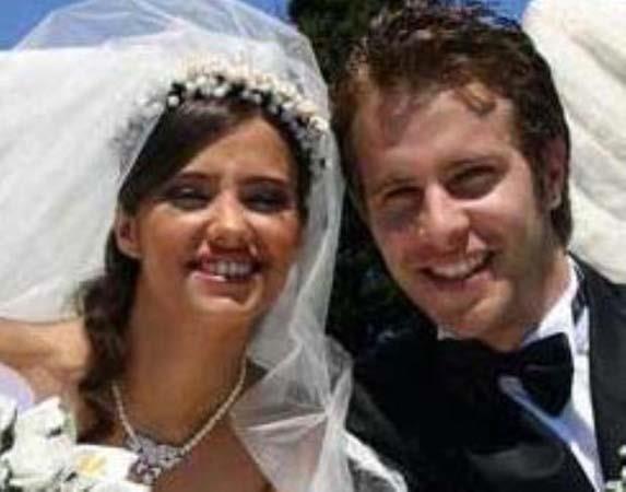 NAZLI VE NKO Yabanc Damat'n Niko'su (zgr evik) ve Nazl's (Nehir Erdoan) da ekrann uyumlu ikililerinden.