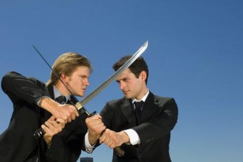 33. Mmin kardeinle mnakaa etme, onun houna gitmeyecek akalar yapma ve ona yerine getirmeyecein bir sz verme.