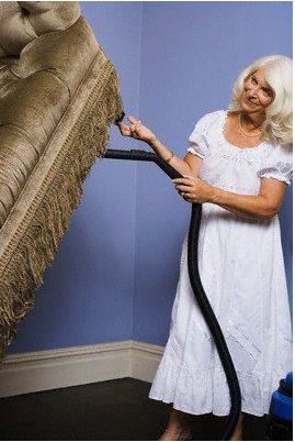 29. Kolaylatrnz, gletirmeyiniz, mjdeleyiniz, nefret ettirmeyiniz.