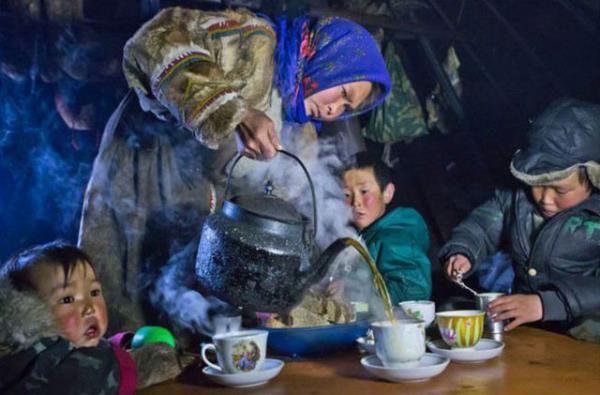 Yamal Yarmadas'nda ay vakti