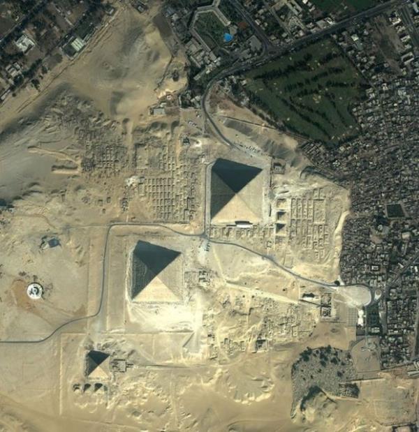 Giza Piramitleri