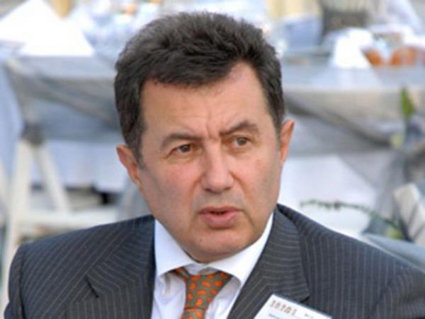 Her biri alannda nc toplam 152'n zerinde bal irketi ve itirakiyle Holding;