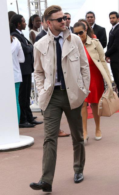 Justin Timberlake imtiyazl yaratlanlar listesinde olduu gibi en iyi giyinen erkekler listesinde de yer alyor. Bence son dnem ok daha iyi giyinir oldu ve tarz iyice oturdu.