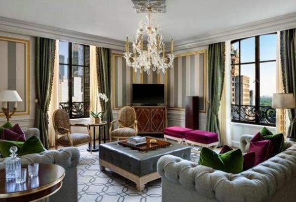 <br><b>The St. Regis, New York</b></br>  320 metrekarelik bakan suitinde, 3 tane yatak odas ve 24 saat hizmet veren bir uak bulunuyor.