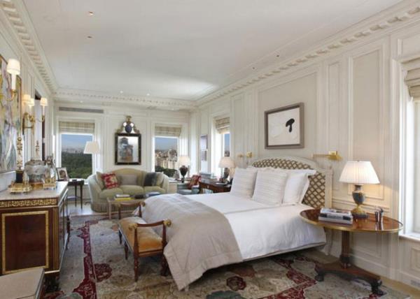 <br><b>Ritz-Carlton New York, Central Park</b></br>  185 metrekare zerine kurulu suitte, bir yatak odas ile birlikte ku gzlemek iin teleskop da bulunuyor.