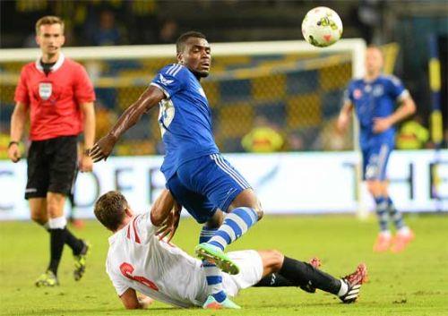 Emenike'yi yuhlayan taraftar gol atnca sevinmemeli