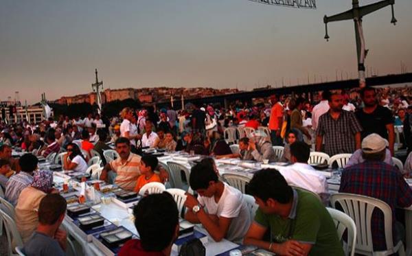 Hipertansiyon ve bbrek fonksiyonlarn dzenler Oru esnasnda bbrekler su kaybn nleyebilmek iin tm gcyle alr. Bylece bu fonksiyonlar daha diri kalr. Ayn zamanda vcuttan tuz atlm devam eder. Bu da tansiyon kontroln kolaylatracaktr. Tuz ve su kstlamas, tansiyonu en kuvvetli ekilde dzelten ve bazen ila kullanma ihtiyacn ortadan kaldran yntem.