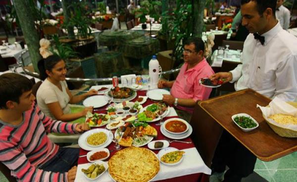 Fazla yemenin getirdii zararlar nlenir Oru tutmak, fazla yemenin getirecei salk problemlerini ortadan kaldryor. Fareler zerinde yaplan deneylerde periyodik olarak yaplm az beslenmenin farelerin mrn uzatt gsterilmi. nsanlar iin de ayn ekilde periyodik olarak oru tutmak fazla yemenin getirecei obezite gibi salk problemlerini ortadan kaldraca iin yaam sresini ksaltacak faktrleri ortadan kaldrr. Vcut toksinlerden arnr.