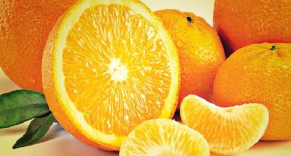 <b>PORTAKAL:</b> C vitamininin en zengin kayna, dier turungillerle birlikte kn en favori meyvelerinin banda geliyor. Birok hastala kar balk sisteminizi korur.