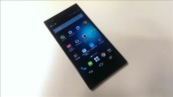 Telefon 1280x720 piksel znrle sahip.