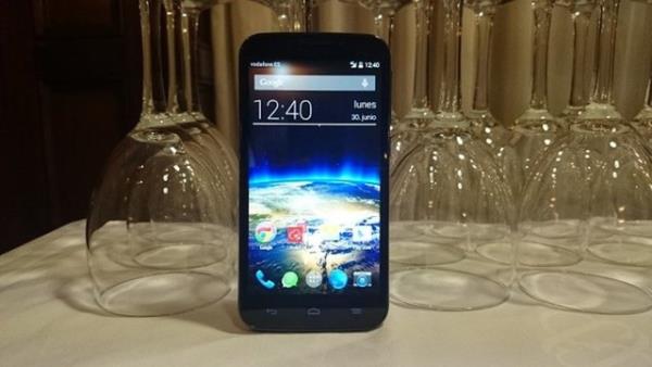 141x71.4x9.5 llere sahip olan telefon 162 gram arlnda.