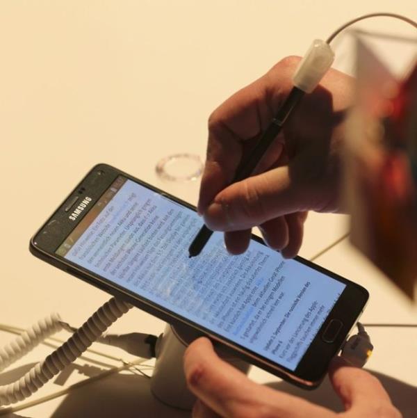 Dahili depolama alan ise 32 GB.