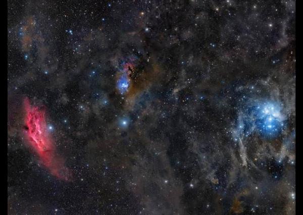 Solda krmz olarak grlen Kaliforniya Nebulas'nn yldzlarla btnlemesi.