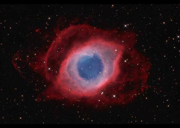 Byk bir gze benzeyen 700 k yl uzaklktaki Helix Nebulas, Dnya'ya yakn olan bulutsulardan biri.