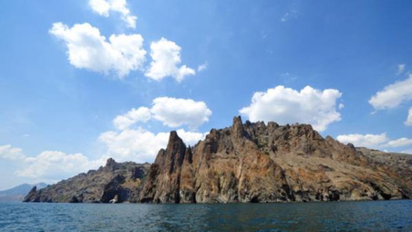 Bugn Kefe'de bu eserlerden hibirinin ayakta kalmad sylenebilir.