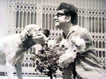 "Sanat Gnei" ve "Paa" olarak anlan Mren, 24 Eyll 1996 gn, TRT zmir Televizyonunda kendisi iin dzenlenen tren srasnda geirdii kalp krizi sonucu hayata gzlerini yumdu.