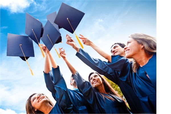 CNNMoney sitesi Universum Global ile ortak gelitirdii anketle, niversite mezunlarnn en ok almak istedii irketleri sralad. lk srada Google yer ald. te en ok allmak istenen 30 irket...