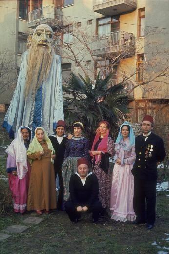 St Kardeler kamera arkas (Gulyabani)