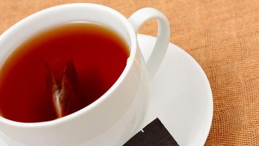 Ayrca ay imeyi su ile bir tutmak yanltr. Demli ay ertesi gn size daha ok susuzluk hissettirebilir. Bitki aylar da faydaldr; ancak yine su kaybettirici zellikleri dnlerek en fazla 2- 3 bardak iilebilir. Bununla birlikte maden suyu imek de gndz su an kapamak iin faydal olacaktr.