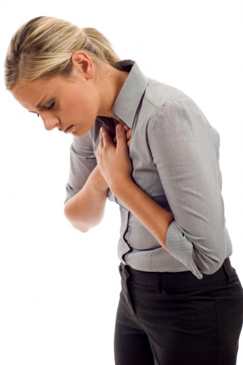 <p><b>11. Ramazan'da refl iin neler sylenilebilir?</b></p>    Modern an getirdii hastalklarn banda gelen refl hastalna Ramazan aynda dur demeniz mmkn. Bunu baarabilmek iin iftarda yksek kalorili ve yal yiyeceklerden kanmak gerekiyor. Yava, az ve sk yemeye itina gsterilmeli. ftardan iki- saat kadar sonrasna kk bir n ekleyebilirsiniz. Biberli, yal, baharatl yiyeceklerden, kzartmalardan, ikolatalardan uzak durulmal. Hatta tamamen braklmal. Yemek srasnda ve sonrasnda kola, gazoz gibi asitli iecekleri asla imeyin. ay imek iin de biraz beklemeniz gerekir. ftar veya sahurda yemek yedikten hemen sonra uyumayn. Bylece gece reflnzn artmasn engellemi olursunuz.