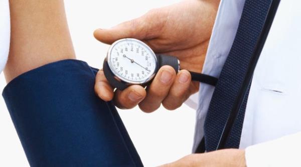 <p><b>5. Oru tutarken kalp ve tansiyon problemi olanlar iin tavsiyeleriniz neler?</b></p>  zellikle baz hastalklarda ve yallarda, kan basncndaki ani ykselme ve dmelere kar dikkatli olmak gerekir.