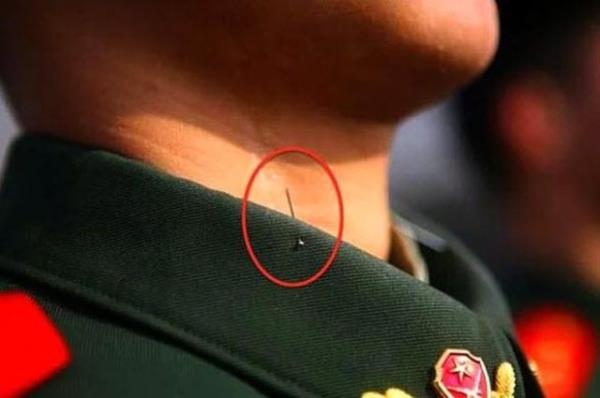 Tren grevlilerin balarn dik tutmalar iin boynuna doru bakan bir ine yakada durur. Bu ekilde kimse balarn ne eip saa sola hareket ettiremez.