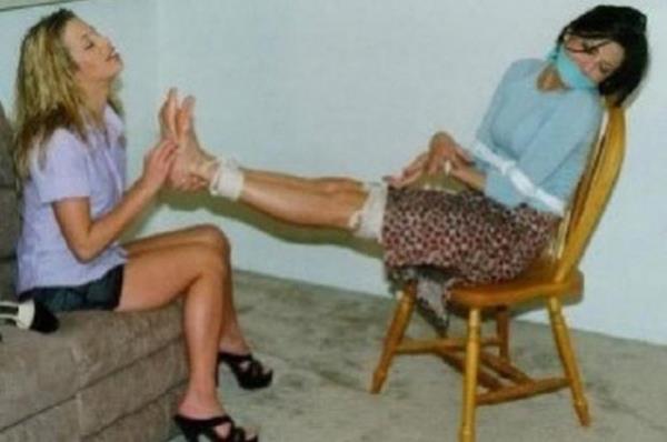 in'de bir dnem gdklama bir ikence metoduydu; hem ikenceyi yapan iz brakmyordu hem de kii kendine abucak geliyordu!