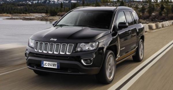 <p><b>Jeep fark yaratyor</b></p>      Jeep markas, mterilerine sunduu avantajlarla eyll aynda fark yaratyor. Ko Fiat Kredi'nin desteiyle hazrlanan kampanyada, cazip kredi imknlar ve sabit kur frsatndan yararlanarak, Jeep'in Yeni Cherokee, Grand Cherokee, Wrangler veya Compass modellerinden birine sahip olmak isteyen macera tutkunlarna ok zel kredi imkn sunuluyor.