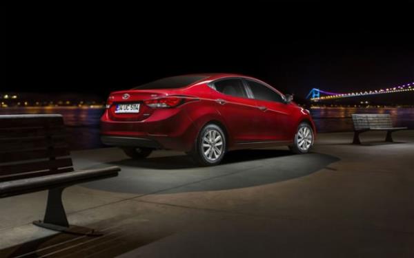 <p><b>Hyundai faizi sfrlad</b></p>      Hyundai, avantajl sat koullarna tm hzyla devam ediyor. A segmentinin popler modeli Yeni i10, 15.000 TL peinat, 15 ay vade ve 0 faiz seeneiyle sata sunulurken i20 modeli ise benzinli veya dizel fark etmeksizin 20 bin TL, 20 ay vade yzde 0 faizle alclarn bekliyor.