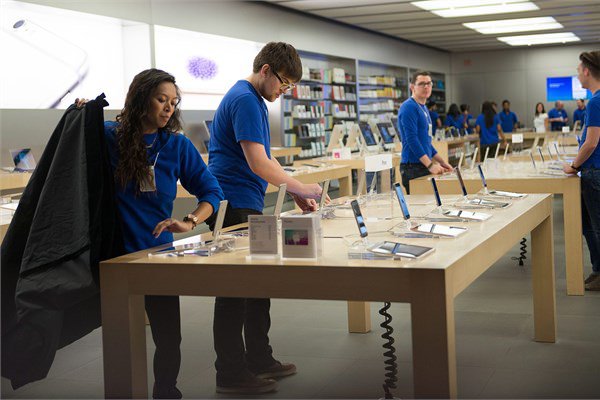 Yeni nesil iPhone?larn kasasndaki sknt Apple?n rakiplerinin gznden kamad.