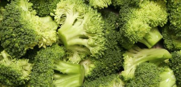 6. Lahanagilleri eksik etmeyin: Brokoli, karnabahar, brksel lahanas, beyaz ve kara lahana gibi yiyecekler ieriindeki fitokimyasal bileiklerle gl antioksidanlar arasnda yer alyor.