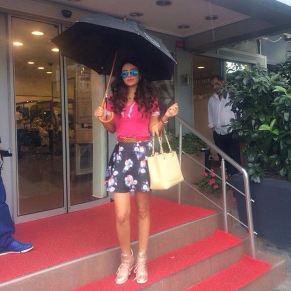 EBRU POLAT   <br>Yamur yayor, elde emsiye gzde gzlk</br>