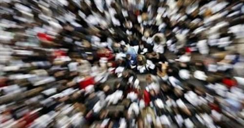 Herhangi bir dini gruba ait olmayanlarn says ise 1,1 milyar (yzde 16) olarak belirlendi. Dinsizler, Hristiyanlar ve Mslmanlarn ardndan en byk nc grubu oluturuyor. Bu grupta Tanr'ya ya da evrensel bir ruha inanan, ancak kendisini belirli herhangi bir dini grubun yesi olarak tanmlamayan kiiler de yer alyor.