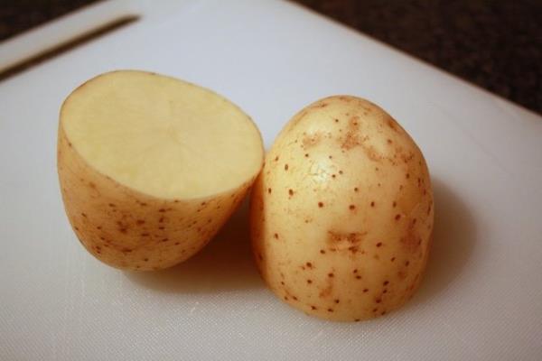 B vitaminlerinden zengin olmas, sinir sistemini dzenlemesine yardm olur. Halsizlie ve yorgunlua kar etkilidir.