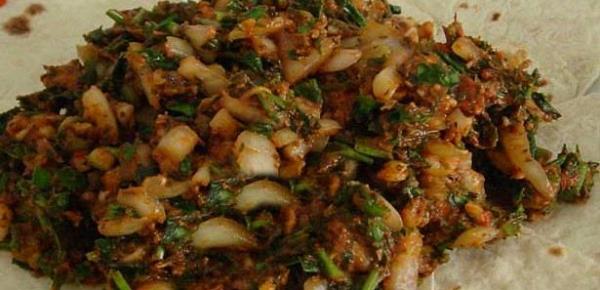 <p>13. Bezirgan</p>                                <p>                                  </p>  <p>Soan ve maydanoz ince kylr,nane, ceviz, sala, krmz biber,kimyon, tuz, sumakla harmanlanr.</p>