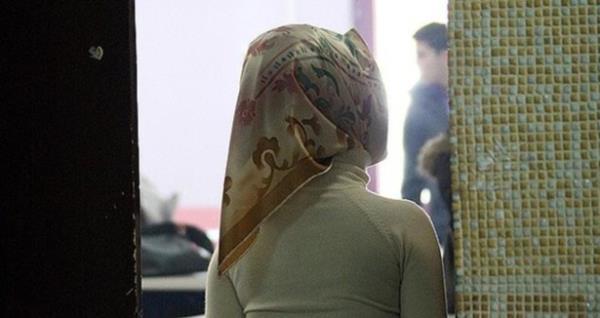 <p><b>BARTS SERBESTL</b></p>  Ortaokul ve liselerde uygulanan ba ak eitim grme zorunluluu kaldrlm, <b>pirsing ve dvme yasaklanmtr.</b>