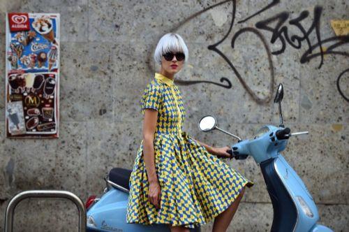 Moda Blogger' Linda Tol, Milano Moda Haftas'nda objektiflere byle poz verdi.