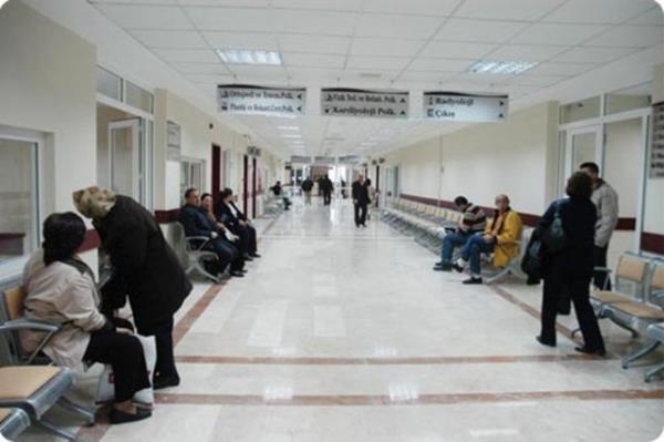 Hastane koridorlar sava gibi durumlar iin daha byk inaa edilir.