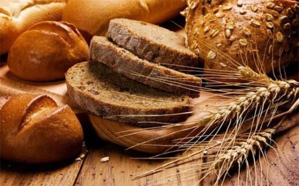 Tahll ekmek: Yorucu bir i gnnn ardndan, akam yemeinde serotonin (mutluluk hormonu) salnmas iin 2 dilim tahll ekmek arasna koyacanz bir para zgara ya da halanm hindi veya tavuk eti, erken uykunun habercisidir.