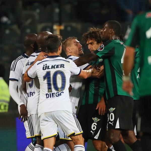 Takm son 3 haftada 1 gol atm, o da penaltdan. smail Kartal hala istatistik falan diyor. Al ite istatistik!