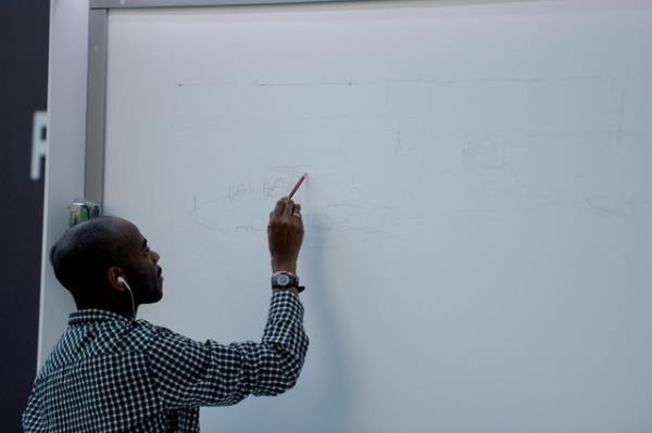 izmeye 5 yanda baladn ifade eden Wiltshire, "lk olarak yaadm yer olan Londra'daki kilise, eski binalar ve tarihi yaplar izmeye baladm...