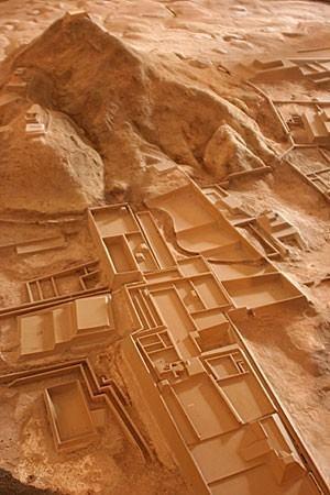 Ksa sre nce, bu mthi medeniyetin beklenmedik sona nasl srklendiini aklayacak kantlar, gn na kt.