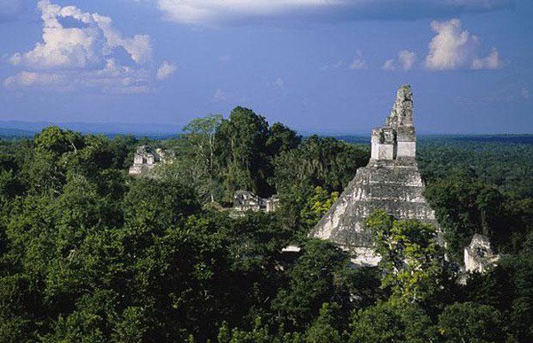 <br><b>Tikal</b></br>  Maya uygarlnn bakentiydi.