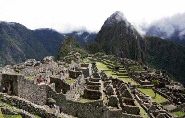 <br><b>Machu Picchu</b></br>  nka mparatorluu 1530?lu yllarda spanyollar tarafndan ortadan kaldrldktan sonra bu muhteem ehir bilinir olmaktan kt.