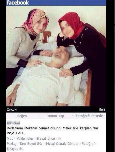 <p>Facebook ve Twitter iki gen kzn fotorafyla kart. len dedelerinin banda fotoraf ekip Facebook hesaplarndan yaynladklar ne srlen kzlara tepki yad.</p>    <p>Fotorafta yer alan kz haberler zerine Facebook'taki hesabndan aklama yapt. Gen kz haberlere tepki gstererek unlar yazd;</p>  -"Benim Gnahma kim girdiyse cehennemin en dibinde yer alsn inallahhhhhhhh... bu yalan haberi kim yaydiysa Allah onlardan sorsunnnn..... ben dedemle yaarken fotoraf koymutum ama bunu l resim banda fotoraf cekilmisler diye haber yapmlar ve btn haberlerde gndem olmuummm... bunu yapan dnya yz gremicekkkkkk....'